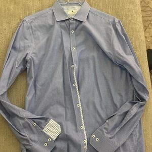 Ryan Seacrest blue dress shirt